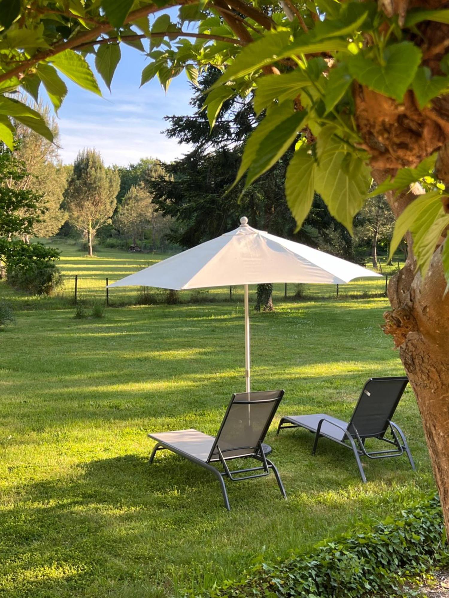 セノッス - ル・ペノン Laguillotte Bed & Breakfast エクステリア 写真